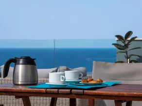 Rooftop villa/ lux suite with hot tub 360o views - Image 2