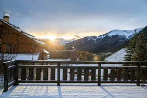Chalet 22 pers. ski ind / ud. Ideel beliggenhed. Store solrige terrasser. - Image 3