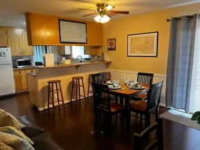 Bright and Spacious Apartment by Downtown Alameda, 2BR 2BA - Image 4