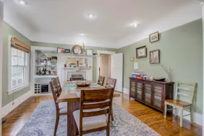 1912 Craftsman | 2 Suites | Near Parks | Garage - Image 4