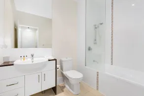Three Bedroom @ Drift with Rooftop Terrace! - Image 5