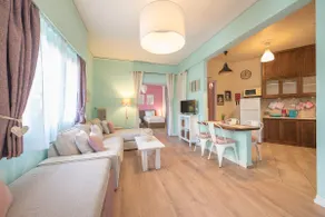 Diamond Home 1 | Romantic Gem, 20' to Acropolis - Image 3