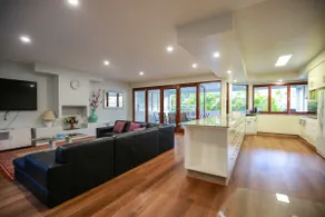 Spacious House in Heart of Surfers Paradise - Image 2