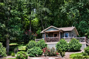 Mountain Vineyard Cottage - Image 3