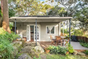 Bundeena Beach Shack with view - Image 2