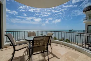 Diamante Beachfront Suites - Image 3