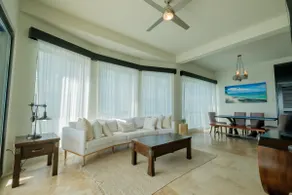 Diamante Beachfront Suites - Image 4
