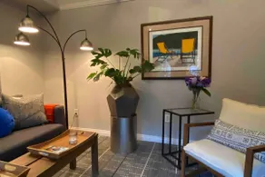 Central District Garden Cottage - Image 4