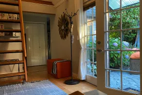 Central District Garden Cottage - Image 3