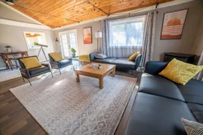 Large Secluded Berkshire Home - Image 4