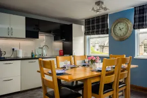 2BD Historic Home in Heart of Edinburgh - Image 5