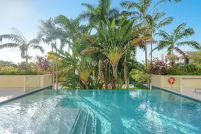 Hemingway: 3 Bedroom Condo 2 Blocks from the Beach - Image 4