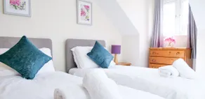 Ellingham Self-Catering Cottages - Image 3