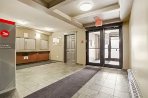 Great location, comfortable condo - Image 2