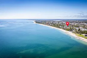 The Bach, Stylish Abode in Central Busselton - Image 4