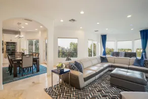 Luxury Modern w/ Great LA Views - Image 2