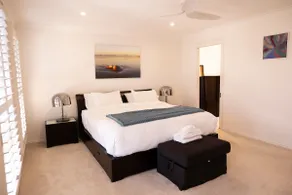 Stunning 3 br home near beach with pool and sauna - Image 3