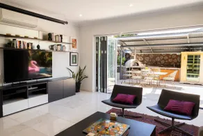 Stunning 3 br home near beach with pool and sauna - Image 2