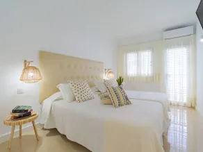 Beachfront Apartment Playa Del Aguila - Image 2