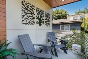 Outdoor Sauna & Soaking Tub, Top Floor Apartment - Image 4