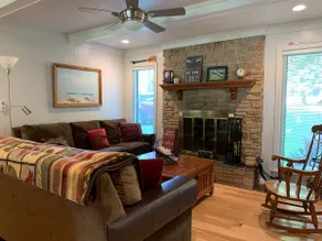 Lake front ranch, sleeps 14+ w/dock & boat parking - Image 5