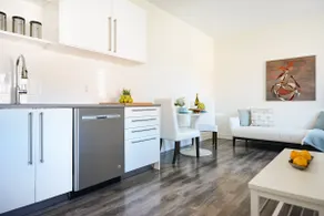 Glebe suite on Monk with small parking spot - Image 2