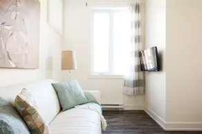 Glebe suite on Monk with small parking spot - Image 4