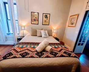 2nd Flr Eclectic 4 Bed Flat S. Grand/Tower Grove - Image 2