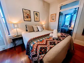 2nd Flr Eclectic 4 Bed Flat S. Grand/Tower Grove - Image 3