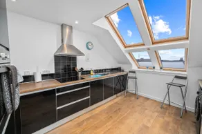 Stunning 2BR Loft Apt in Oban - Sea Views - Image 3