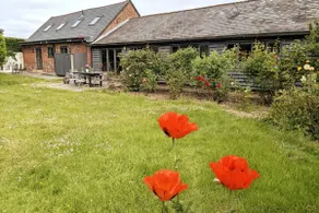 Kent Pool Cottage ~ Private Indoor Heated Pool - Image 2