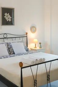 Dahlia Apartments And Studios - Image 2