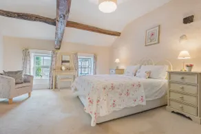 Spacious, Aga&fire, village pub, walks from door - Image 4