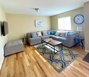 House: 15 min downtown Seattle, 10 min Airport - Image 3