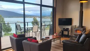 The Beach House- private jacuzzi and wood fire! - Image 5