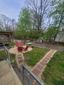 Pallet cottage - Image 4