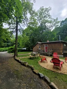 Pallet cottage - Image 2