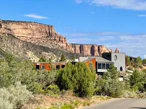 Exposed Sandstone Slab From Hillside in Home, 5200 SqFt, Amazing Views! - Image 2