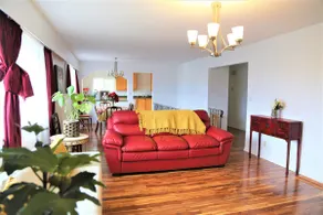 4 Bedroom House near Lagoon - Image 2