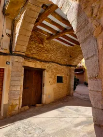 Hidden Gem: Wine Village Rooftop Retreat - Image 5