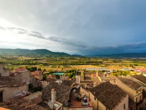 Hidden Gem: Wine Village Rooftop Retreat - Image 4