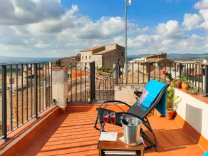 Hidden Gem: Wine Village Rooftop Retreat - Image 2