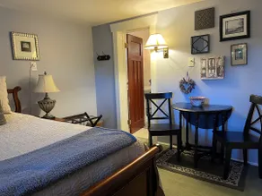 Delightful Garden Suite Near Airport & Downtown - Image 3