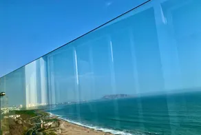 Oceanfront penthouse with terrace and 180° view - Image 5