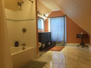 Spacious and Comfortable Private Apartment - Image 5