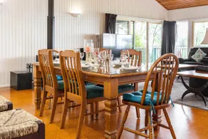 Valley View Luxury Retreat - Image 3