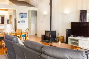 Valley View Luxury Retreat - Image 5