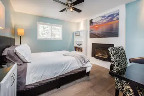 Relaxing Retreat: Steps from Lake Huron - Image 2