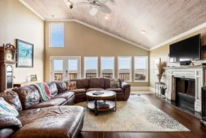 Beachfront Home Perfect For Family Vacations - Image 2