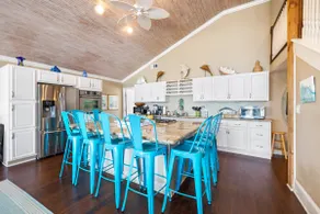 Beachfront Home Perfect For Family Vacations - Image 4